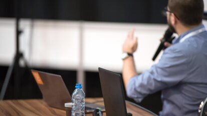 Zapisy na letnią sesję bezpłatnych szkoleń dla lekarzy i lekarzy dentystów