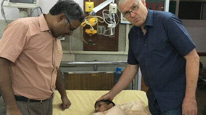 Prof. Dr. Dr. Kreusch bekommt Award für ehrenamtliches Engagement Prof. Dr. Dr. Kreusch bekommt Award für ehrenamtliches Engagement