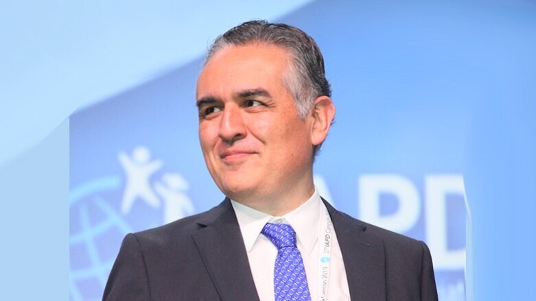 Odontólogo peruano elegido presidente de IAPD