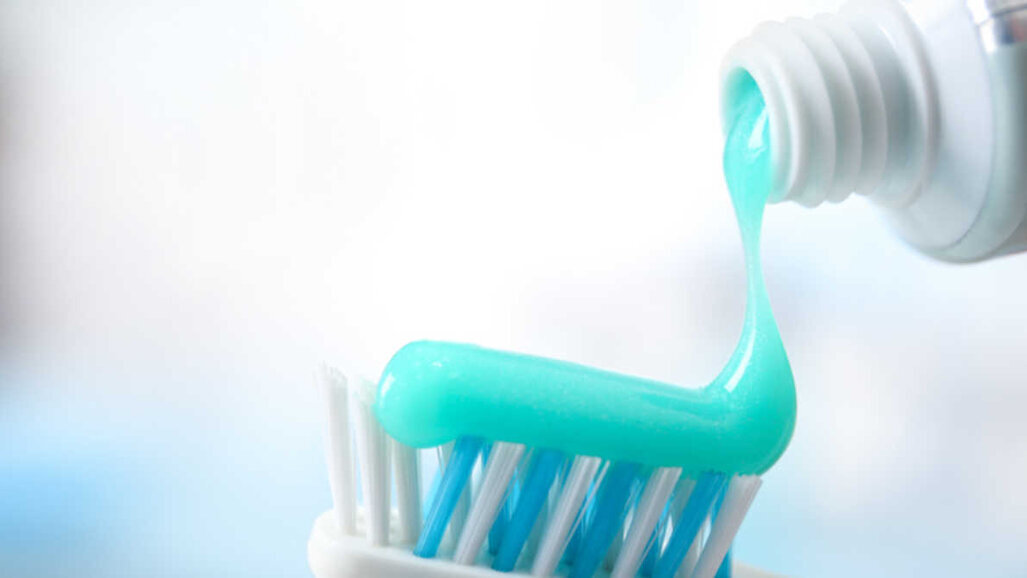 Estudo descobre que crianças americanas usam mais creme dental do que o recomendado