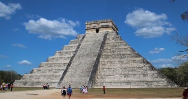 Reconstrucción 3D de un cráneo y dientes mayas