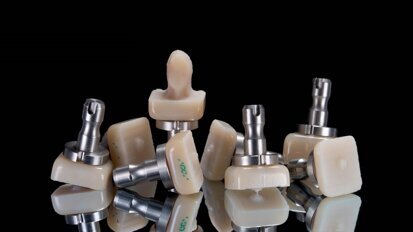A chairside CAD/CAM lithium disilicate block in the hands of the dental technician: Giving that extra touch A chairside CAD/CAM lithium disilicate block in the hands of the dental technician: Giving that extra touch