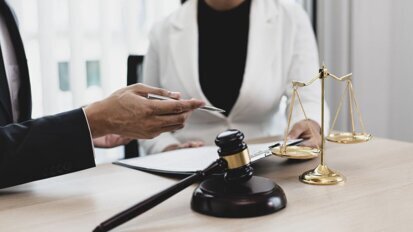 Streep door VGZ-beleid implantaten