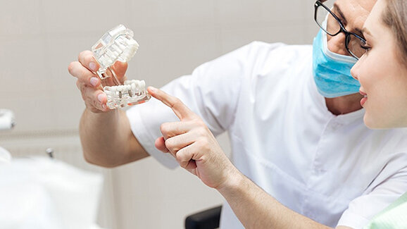 Keramik-ummanteltes Zahnimplantat vorgestellt