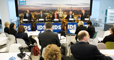 Il nuovo dentista e il laboratorio tecnologico digitale. All’IDS 2015 record di visitatori ed espositori e digital dentistry superstar