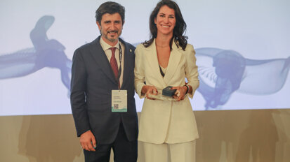 Dr Tommaso Castroflorio (left), EAS board member and Dr Beatriz Solano Mendoza.