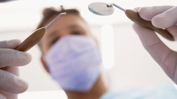 Projeto de lei prevê criação da carreira de medicina dentária no SNS