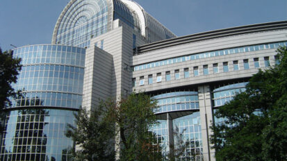 Fondi UE: Bruxelles apre la porta ai professionisti