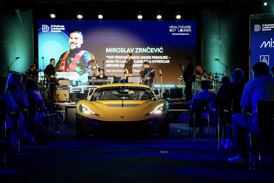 Miroslav Zrnčević – glavni testni vozač za razvoj vozila u tvrtki Bugatti Rimac, otvorio je Summit svojim predavanjem.