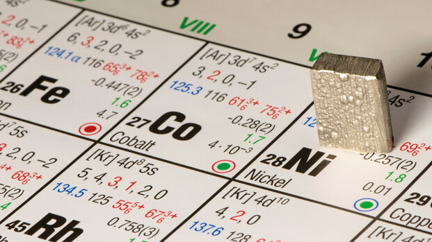 Non risponde di lesioni l’odontoiatra che impianta protesi al nichel su paziente allergica