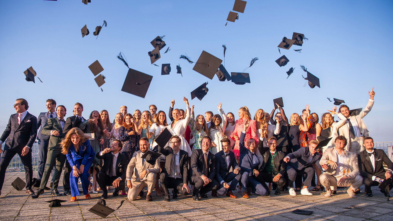 To date, more than 7,000 dentists have graduated from Danube Private University.