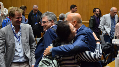 Participants are happy to be at this year’s meeting and reconnect with fellow dentists. (All images: Dental Tribune International)