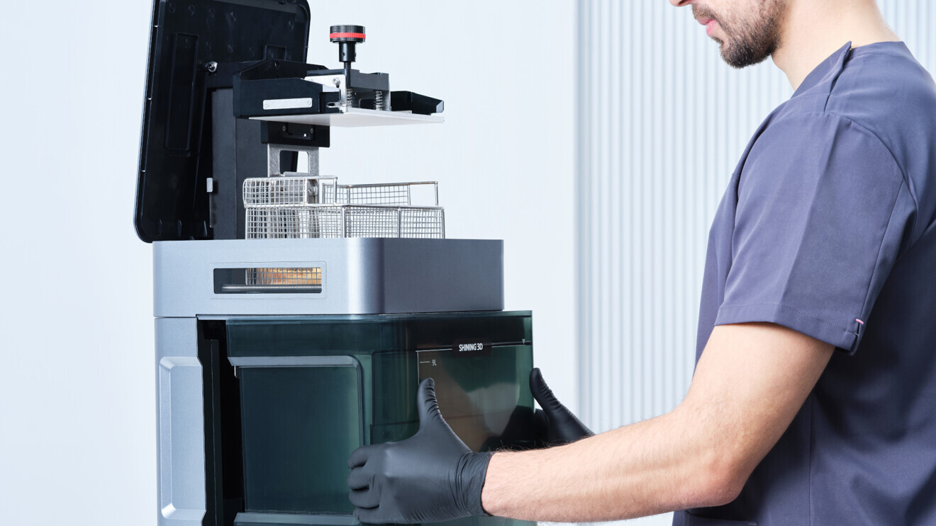 FabWash offers ease of use, consistency, speed and cleanliness. (Image: SHINING 3D)