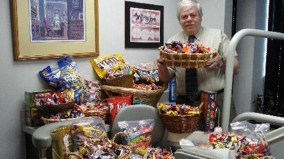 Dentists to collect candy from trick-or-treaters, send it to troops overseas