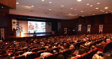 Öğrenci Sempozyumu’nda Dt. Serdar Sıralar Stand-Up Gösterisi