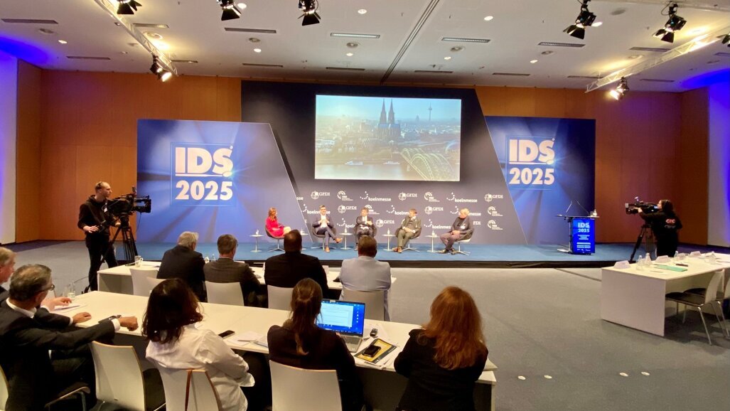 Líderes da indústria se reúnem em reunião de imprensa europeia antes do IDS 2025