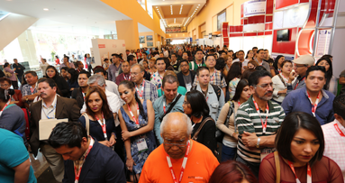 Récord de asistencia en la exposición más grande del mundo de habla hispana