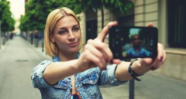 Loš izgled zuba spriječava Britance da se smiju na fotografijama