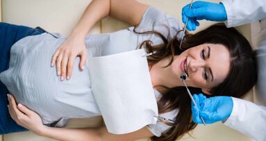 Gingivitisbehandlung vermindert Frühgeburtsrisiko