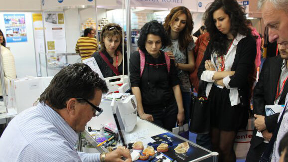 Форуми, обучения и безплатни акции посрещат специалистите на „Булмедика/Булдентал 2015“