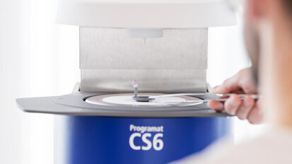 Ivoclar Vivadent präsentiert neuen Kombiofen für schnelles Kristallisieren, Sintern und Glasieren Ivoclar Vivadent präsentiert neuen Kombiofen für schnelles Kristallisieren, Sintern und Glasieren