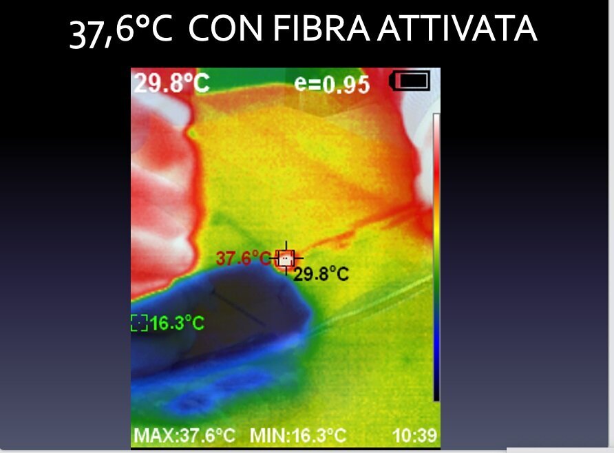 Figg. 7a-7c - Con la termocamera si possono evidenziare le diverse temperature che la fibra del laser può veicolare sul tessuto: una fibra rovinata, a causa dell’eccessivo calore trasmesso, fa perdere al laser le sue  tipiche proprietà, trasformandolo quasi in un semplice bisturi elettrico.