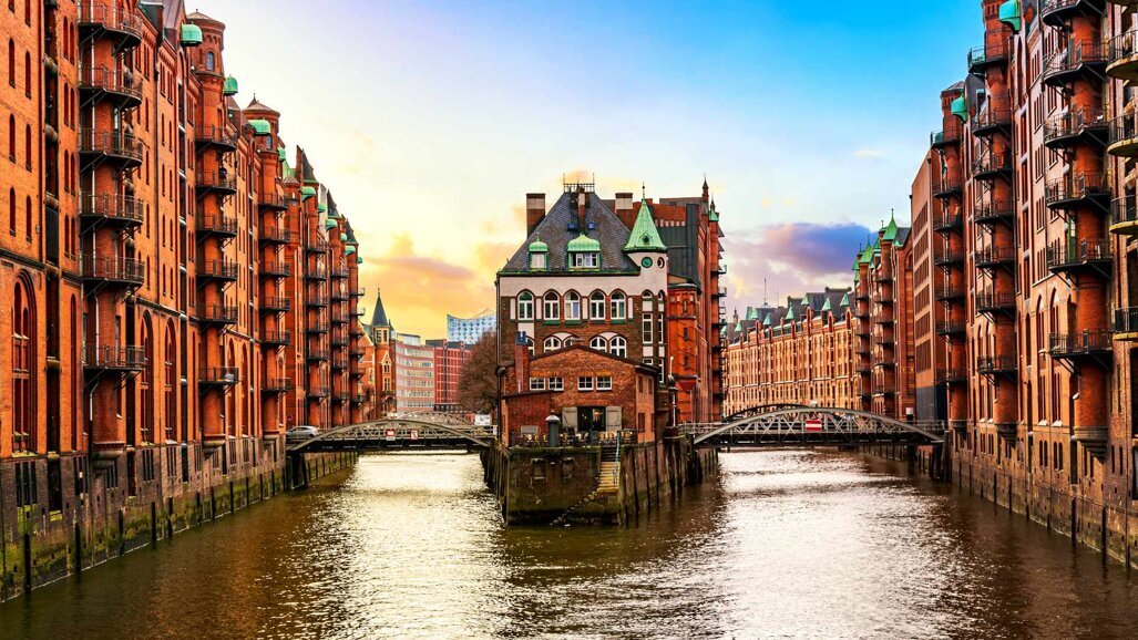 Hamburger Trio: Implantologie − Ästhetik − Prävention