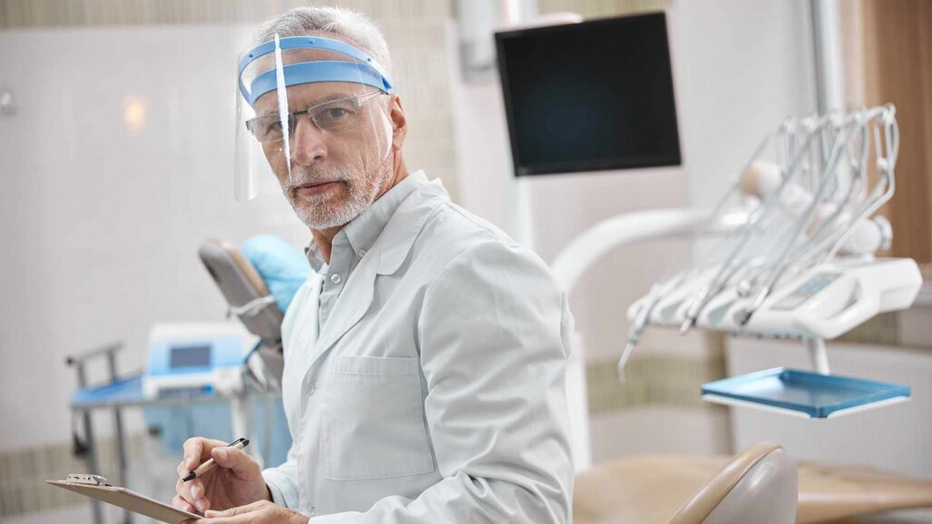 Zunehmender Altersdurchschnitt der (Zahn-)Ärzte in der Schweiz