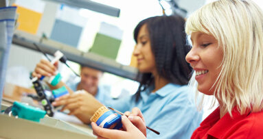 Global lab revenues projected to exceed US$14.5 billion by 2015