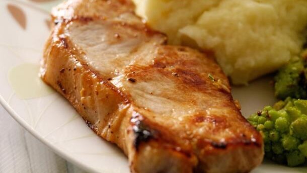 Polacy jedzą znacznie więcej mięsa niż zaleca WHO