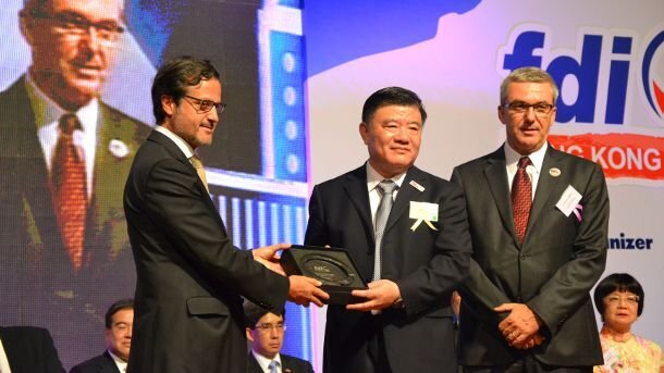 卫生部长陈竺获得FDI大奖