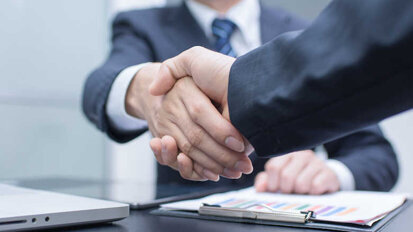 Henry Schein expande seu negócio global de implantes dentários