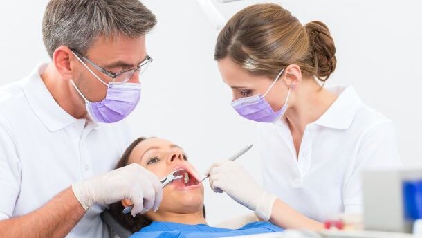 KNMT wil verplichte mbo-opleiding tandartsassistent