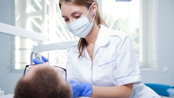 Американски дентален факултет е награден за лечение на хора с увреждания