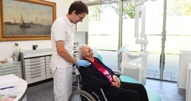 Multidisciplinaire aanpak moet mondgezondheid ouderen verbeteren