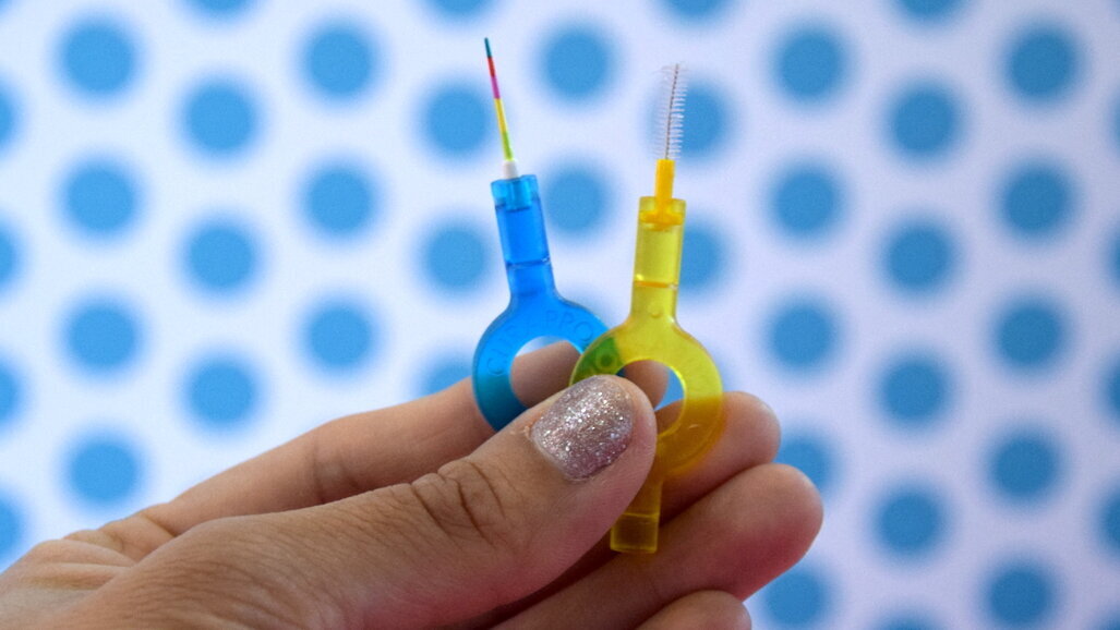 Perché usare uno spazzolino normale non è sufficiente