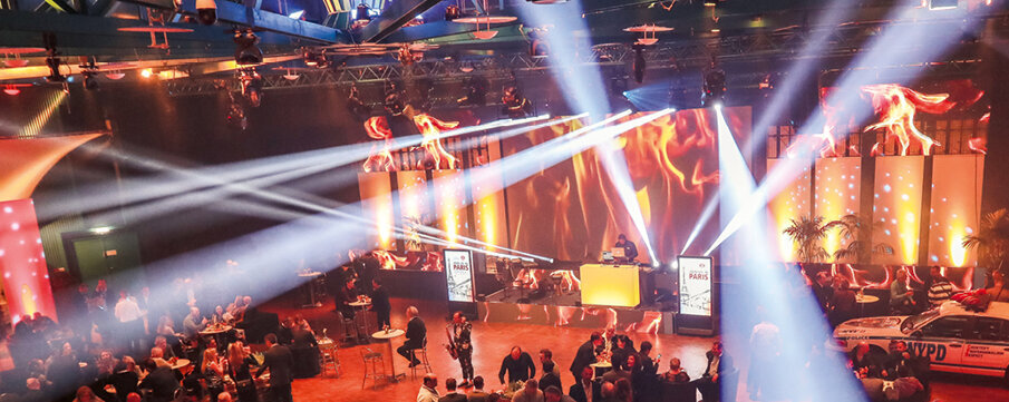 Fig. 5. Every evening, customers were received at the Rheinterrassen.