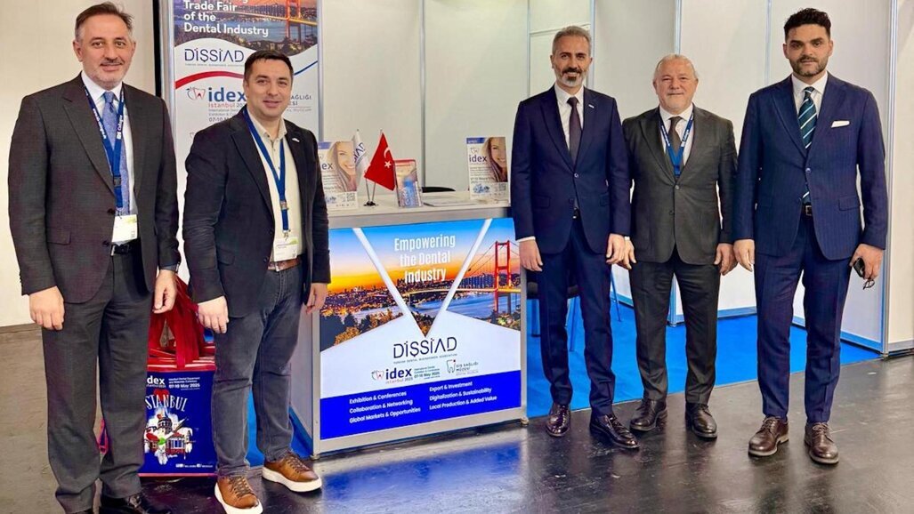 Türk Dental Sektöründen 63 Firma ile Gövde Gösterisi