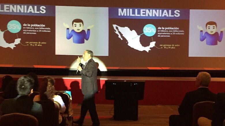 El Decano de Odontología de la Universidad de La Salle Bajío, Dr. Jorge Triana Estrada, ofreció una plática sobre su experiencia para triunfar en la Odontología.