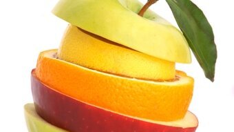 Fructele şi legumele pot distruge dantura copiilor