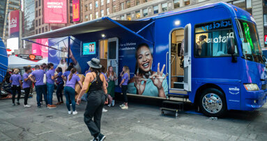 SmileDirectClub soldiers on