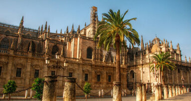 Primer diploma en Odontología Cosmética en la Universidad de Sevilla