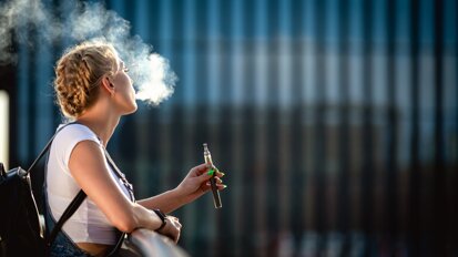 Mondhygiënisten slaan alarm: steeds meer vapende jongeren