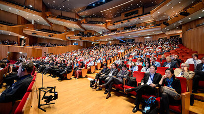 Più di 1300 professionisti odontoiatri hanno “affrontato a gamba tesa le sfide di ogni giorno” al 6° Congresso Internazionale CAMLOG di Cracovia