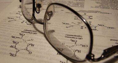 Les scientifiques japonais ont mis au point un substitut pour les métaux dentaires