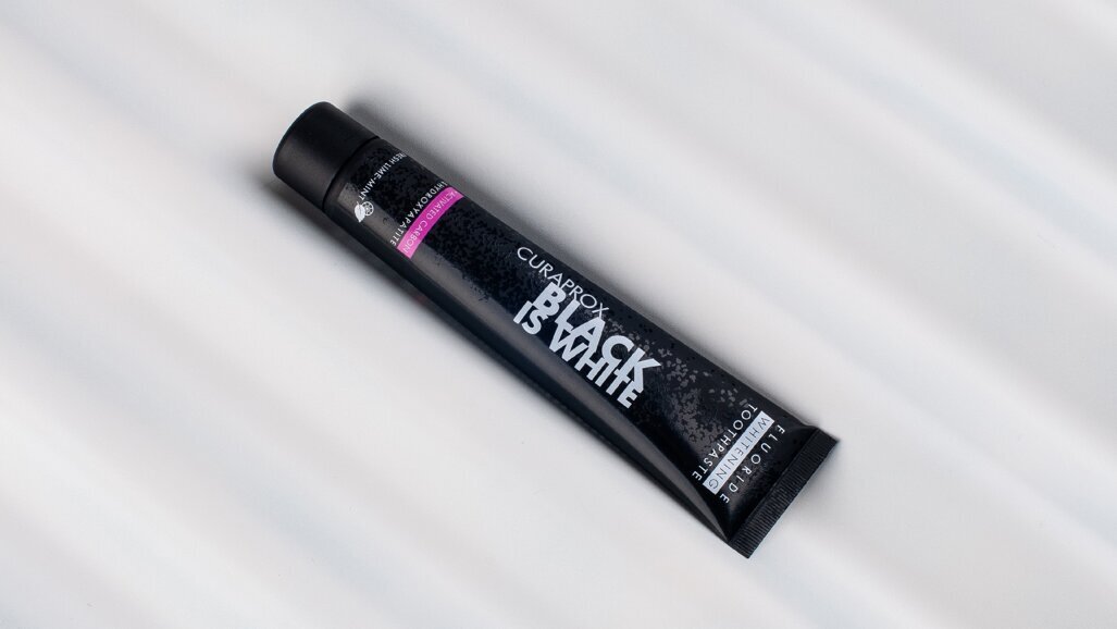 Dentifricio Black is White: il segreto per un sorriso Hollywood style, 100% naturale