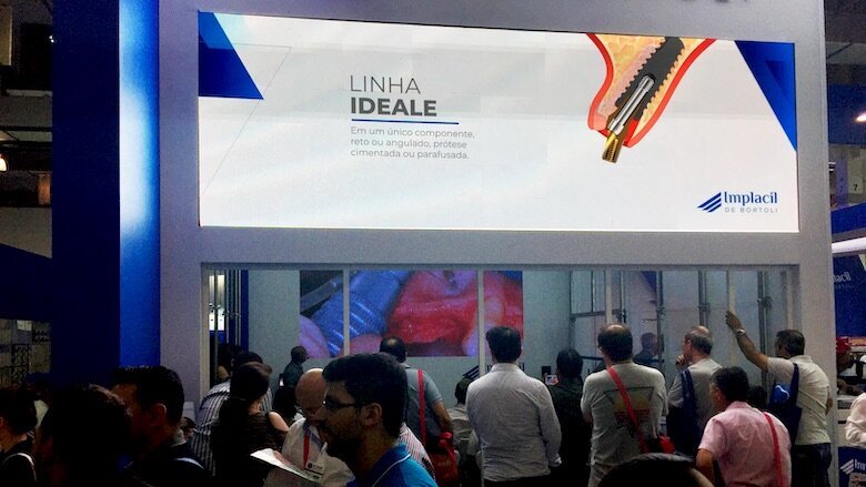 The booth of implant manufacturer Implacil De Bortoli at CIOSP 2019.