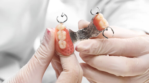 Review leaves researchers gagging for evidence on reflex management