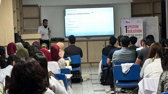 AIDM gives undergraduate dental students hands-on exposure to implant dentistry