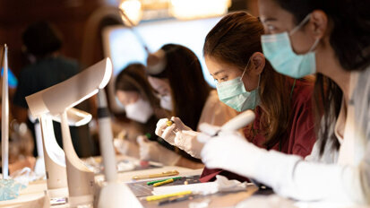 Estudo revela que música ambiente reduz stress e melhora desempenho